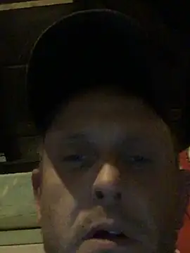 Marcin43w online show from May 2026 06:22:01 PM