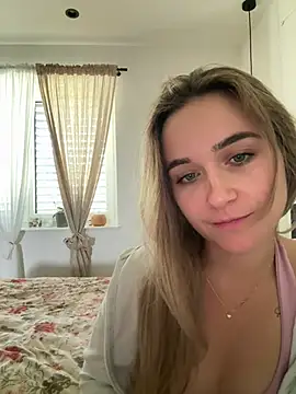 LillyStarr online show from July 2026 07:42:02 AM