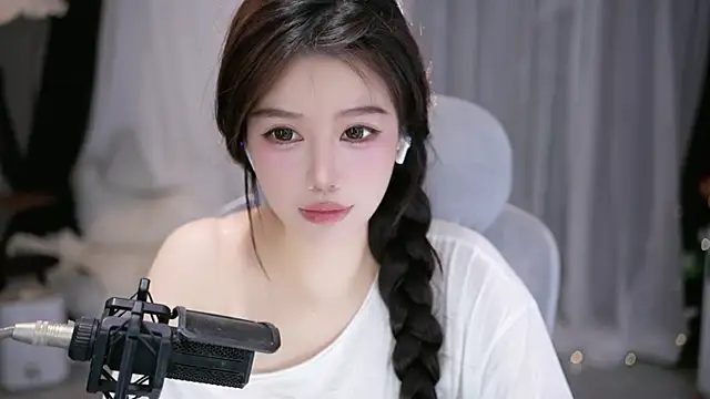 Cecily2 online show from May 2026 05:17:02 AM