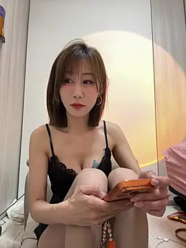 yumi44234 online show from May 2026 06:28:02 AM
