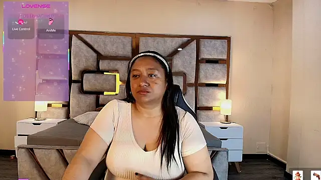 Snapshot of Rachell_Carter chatting on May 2026 04:10:02 AM Rachell Carter online show from May 2026 04:10:02 AM