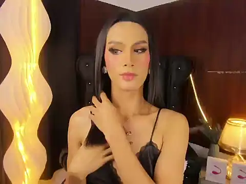 Estella Hilton online show from June 2026 09:18:01 AM