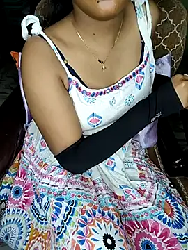 Tamil  Thara003 online show from May 2026 06:58:02 PM
