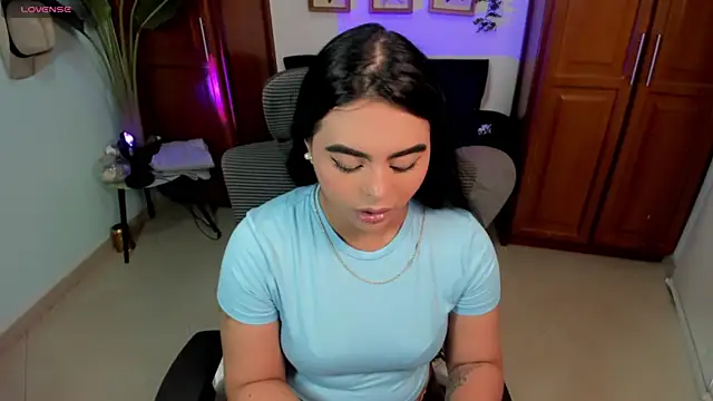 Margot Robie online show from May 2026 02:05:02 PM