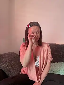 LindaLee90 online show from June 2026 05:22:01 PM