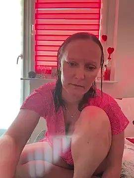LindaLee90 online show from June 2026 05:12:01 AM