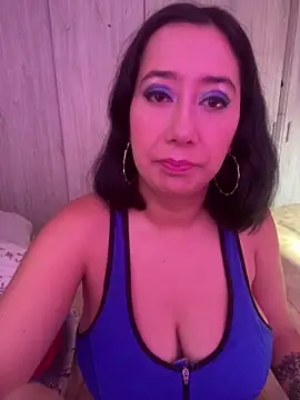 saramaSS online show from May 2026 07:56:02 PM