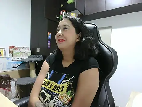 saramaSS online show from May 2026 04:10:01 AM