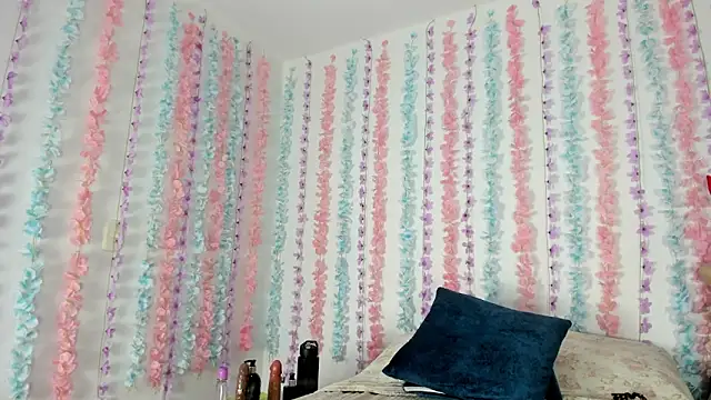 PaulinaThomson online show from June 2026 05:34:02 PM