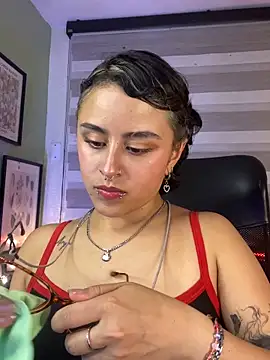 Lusiana   online show from June 2026 11:20:02 PM