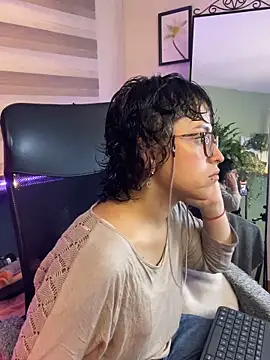 Lusiana   online show from May 2026 01:10:02 PM