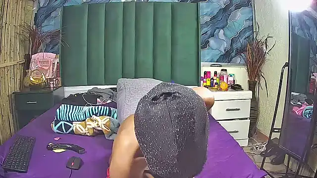 SexGee2020 online show from June 2026 10:43:01 PM