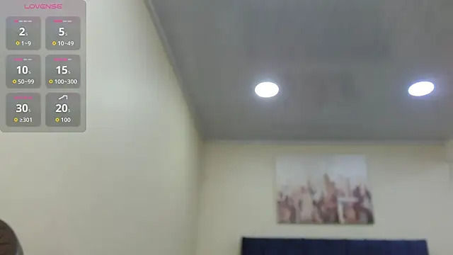 Snapshot of ValerieLyon_ chatting on June 2026 09:25:01 PM ValerieLyon online show from June 2026 09:25:01 PM