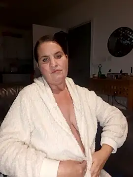 Velvet-Milf online show from June 2026 07:15:02 PM