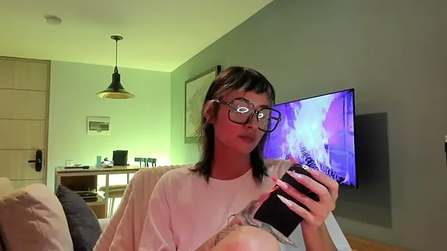 vandalovee  online show from May 2026 02:37:01 AM