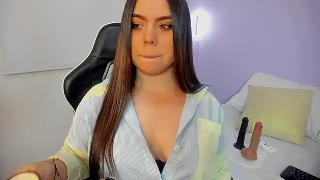luna blazze  online show from June 2026 12:32:02 PM
