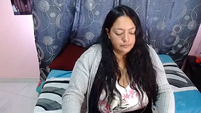 Snapshot of FabritziAPiel chatting on May 2026 04:12:02 PM FabritziAPiel online show from May 2026 04:12:02 PM