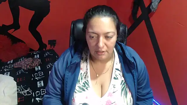 Snapshot of FabritziAPiel chatting on June 2026 01:01:02 PM FabritziAPiel online show from June 2026 01:01:02 PM