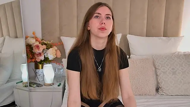 Snapshot of EvaAkiins chatting on May 2026 04:46:01 PM EvaAkiins online show from May 2026 04:46:01 PM