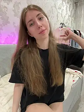 Snapshot of EvaAkiins chatting on June 2026 06:41:01 PM EvaAkiins online show from June 2026 06:41:01 PM