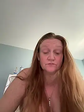 Kellilyn10 online show from May 2026 04:57:02 PM