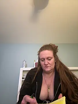 Kellilyn10 online show from June 2026 02:32:02 AM