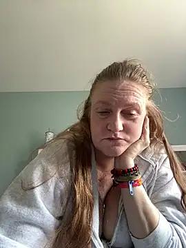Kellilyn10 online show from June 2026 05:51:02 PM