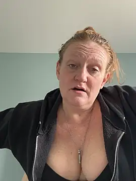 Kellilyn10 online show from June 2026 07:29:01 PM