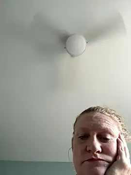 Kellilyn10 online show from June 2026 05:08:01 PM