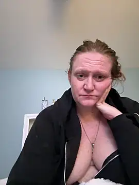 Kellilyn10 online show from June 2026 04:01:01 AM