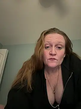 Kellilyn10 online show from June 2026 02:11:02 AM