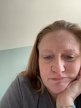 Kellilyn10 online show from May 2026 04:46:01 PM