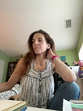 Raevyn online show from May 2026 07:01:01 PM