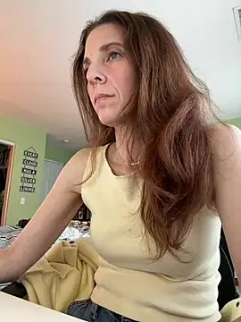 Raevyn online show from May 2026 04:15:02 PM