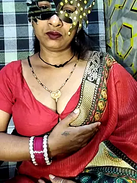 Juli 80 online show from May 2026 06:37:02 PM