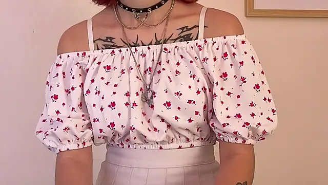 Cruela Bena online show from May 2026 04:03:02 PM