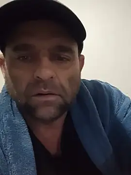 Snapshot of CasalCoupeBrasil chatting on June 2026 06:02:01 AM CasalCoupeBrasil online show from June 2026 06:02:01 AM