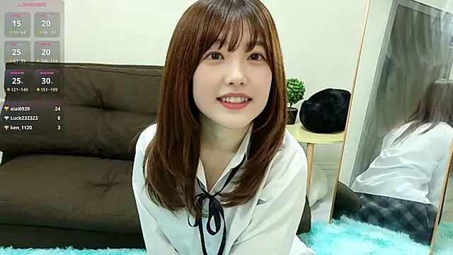 Snapshot of Tsukichan_ chatting on June 2026 02:33:01 AM Tsukichan online show from June 2026 02:33:01 AM