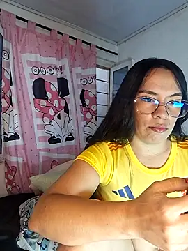 ZoeMorettii online show from June 2026 09:03:01 PM