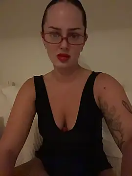 molotovmami online show from July 2026 11:18:01 PM