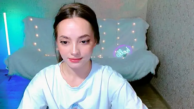 Snapshot of SiennaMia chatting on May 2026 04:23:03 PM SiennaMia online show from May 2026 04:23:03 PM