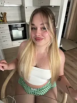 lilixcake online show from May 2026 01:37:02 PM