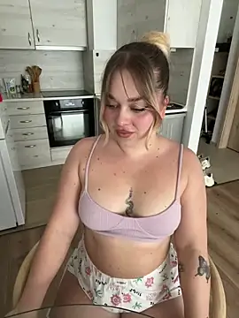 Snapshot of lilixcake chatting on May 2026 12:56:01 PM lilixcake online show from May 2026 12:56:01 PM