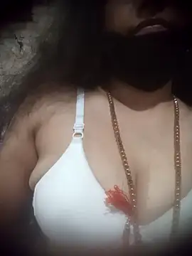 Snapshot of Komal_Bhabhi4u chatting on May 2026 09:48:02 AM Komal Bhabhi4u online show from May 2026 09:48:02 AM