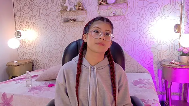 zoeecarter  online show from May 2026 11:44:01 AM