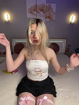 Mila murmur online show from May 2026 06:33:01 PM