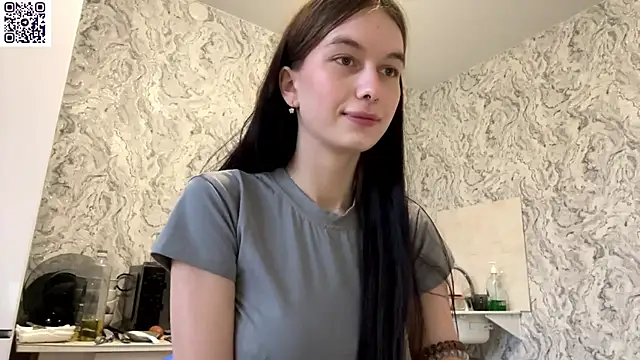 HinaDesire online show from May 2026 04:00:02 PM