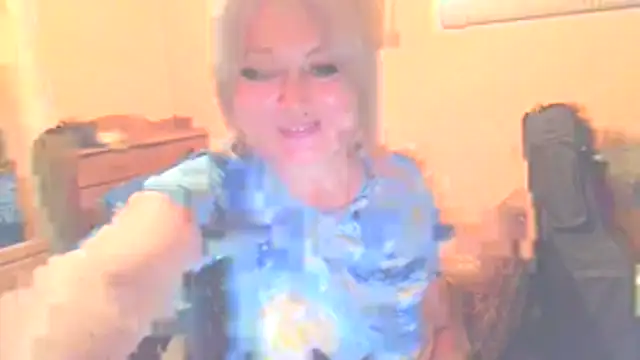 MollyyJoyy online show from May 2026 07:58:01 PM
