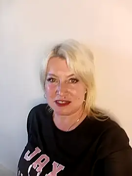 MollyyJoyy online show from May 2026 02:46:01 PM