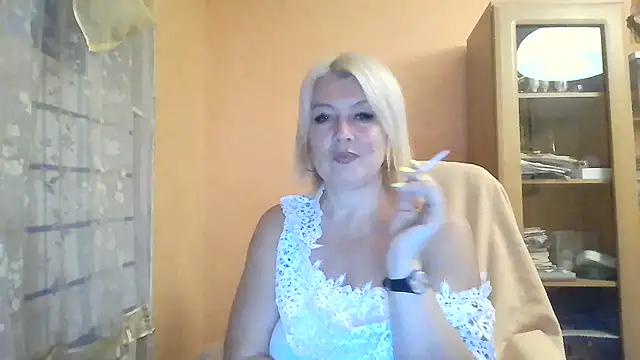 Snapshot of MollyyJoyy chatting on June 2026 08:36:02 PM MollyyJoyy online show from June 2026 08:36:02 PM